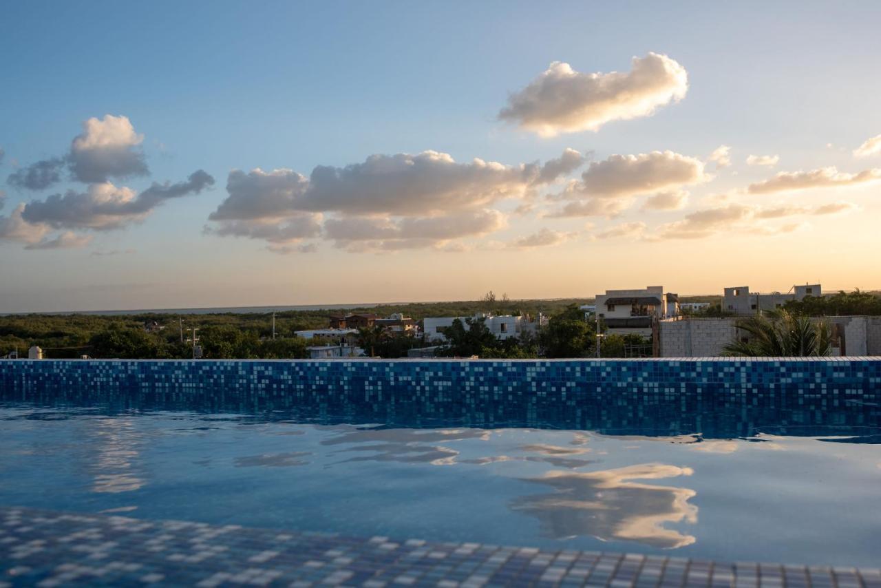 Hotel Mayari Holbox Exteriér fotografie Sunset over Tulum