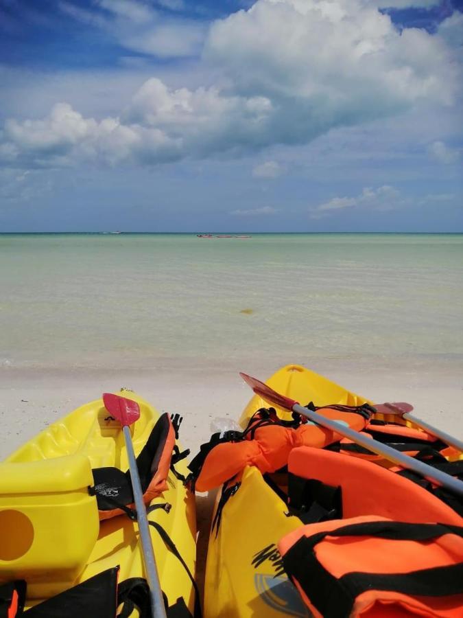 Hotel Mayari Holbox Exteriér fotografie Kayak on the beach
