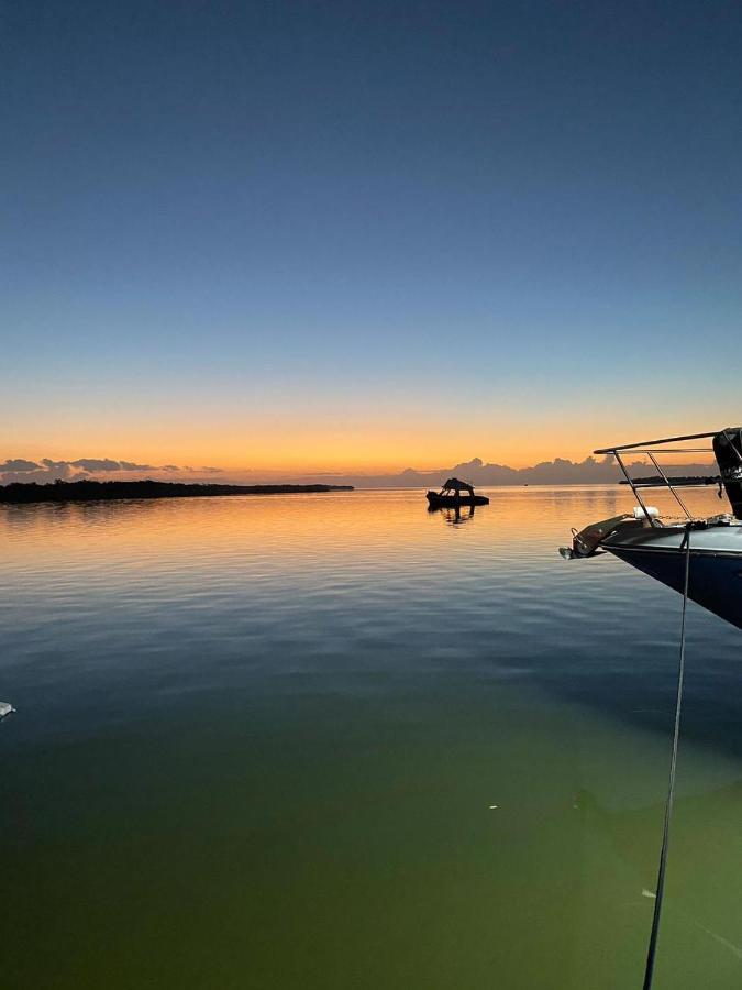 Hotel Mayari Holbox Exteriér fotografie Sunset at the Marina