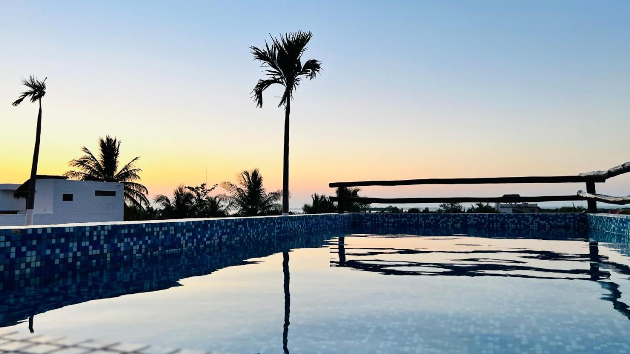 Hotel Mayari Holbox Exteriér fotografie Sunset at the beach