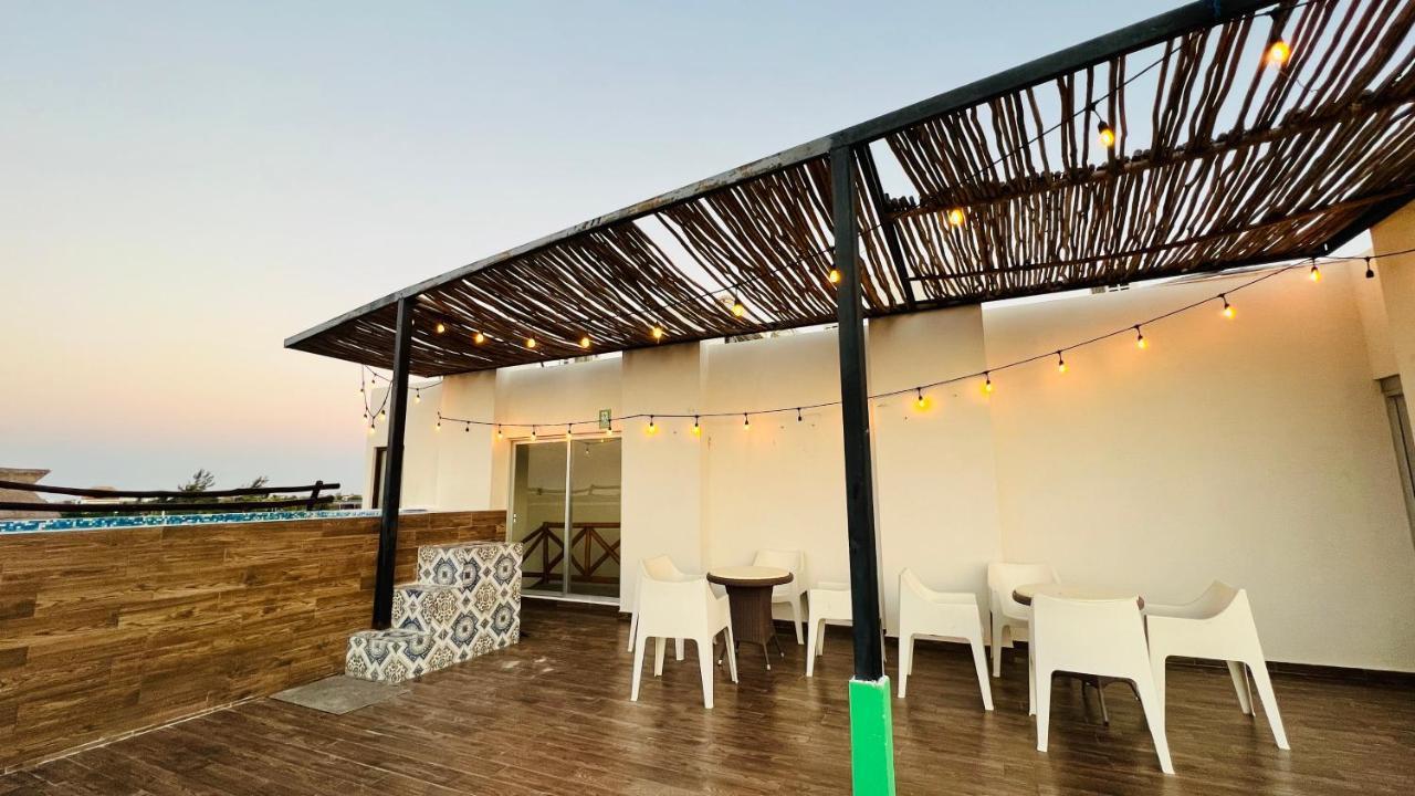 Hotel Mayari Holbox Exteriér fotografie Rooftop bar at the hotel