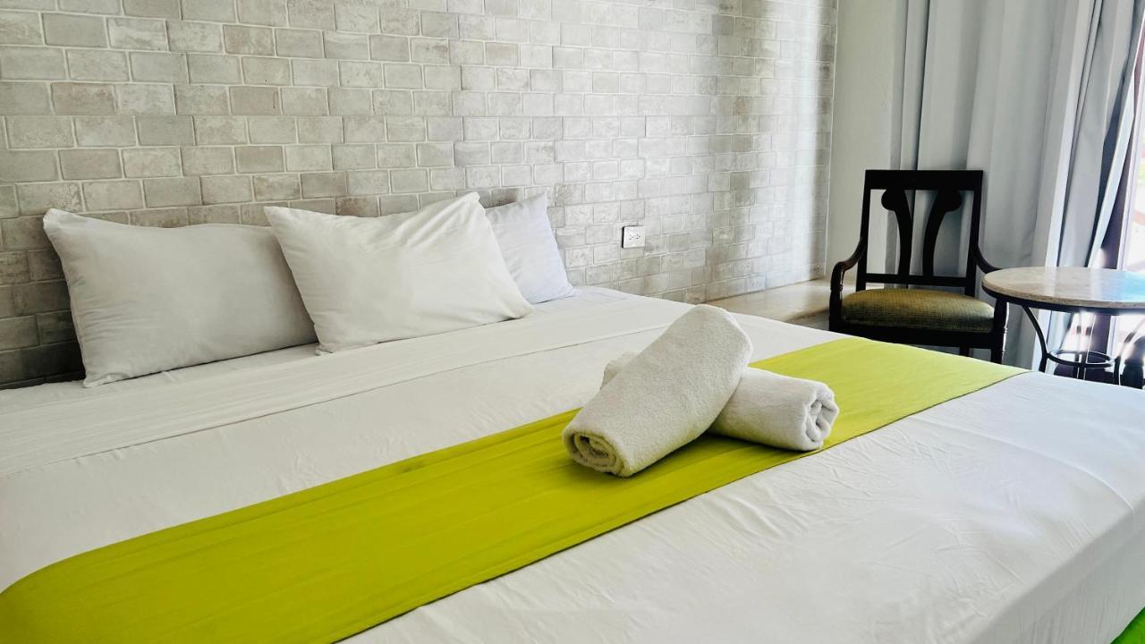 Hotel Mayari Holbox Exteriér fotografie A bed runner